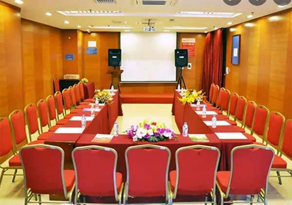 Các kiểu setup phòng họp, hội nghị phổ biến tại khách sạn
