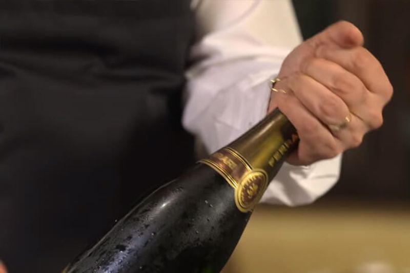 Cách mở rượu champange