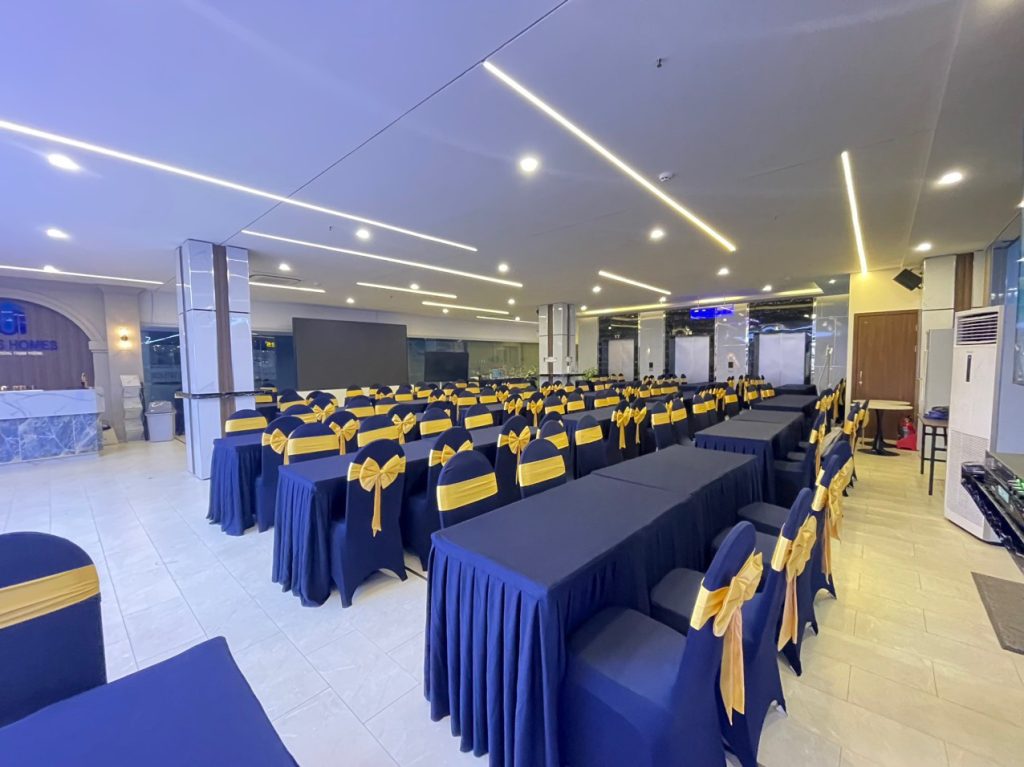 Bàn chữ nhật phòng hội nghị